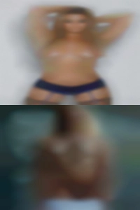 Circle women pussy of naked girls.